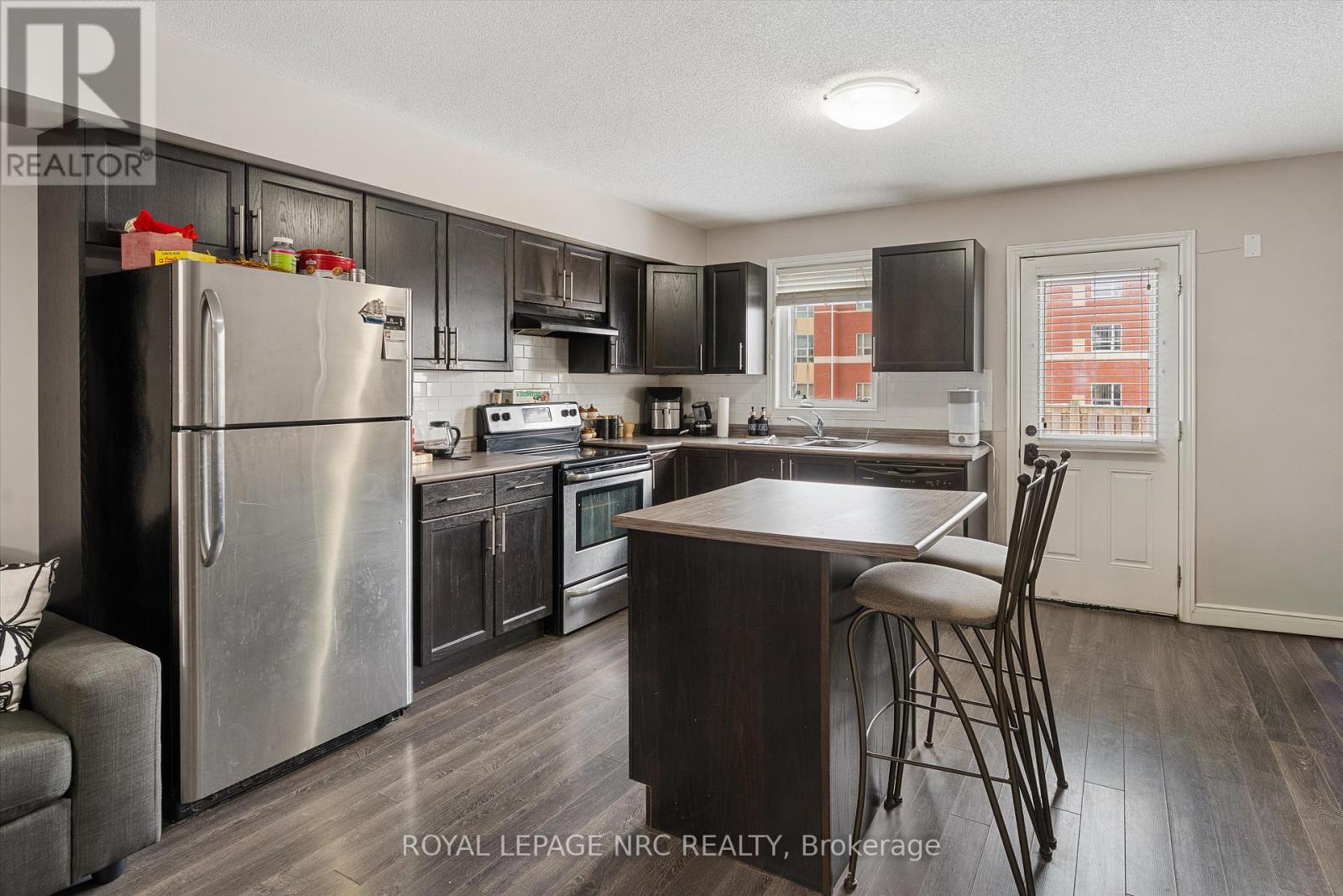 6 - 6118 Kelsey Crescent, Niagara Falls (Forestview), Ontario  L2H 0M6 - Photo 11 - X12636306