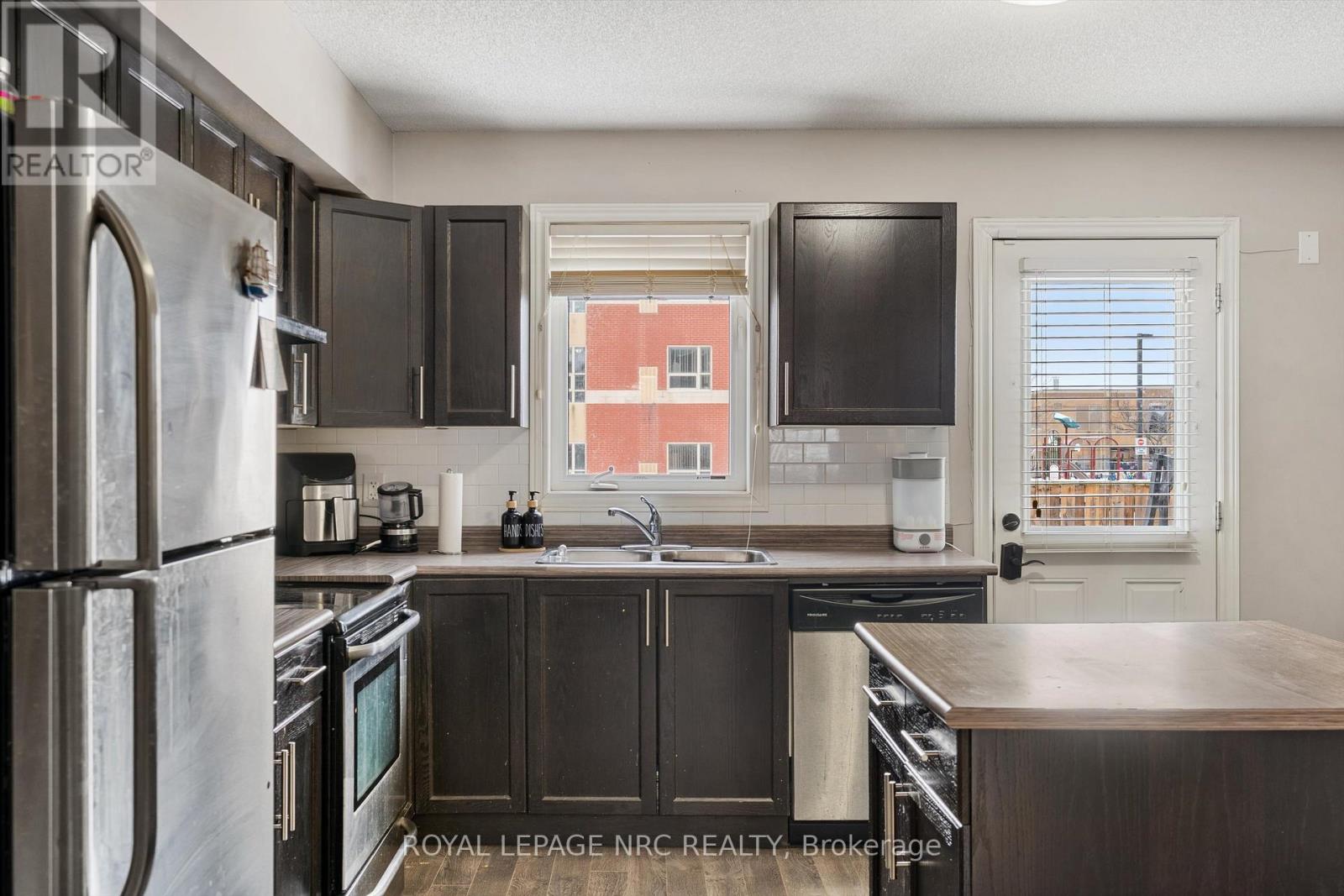 6 - 6118 Kelsey Crescent, Niagara Falls (Forestview), Ontario  L2H 0M6 - Photo 12 - X12636306