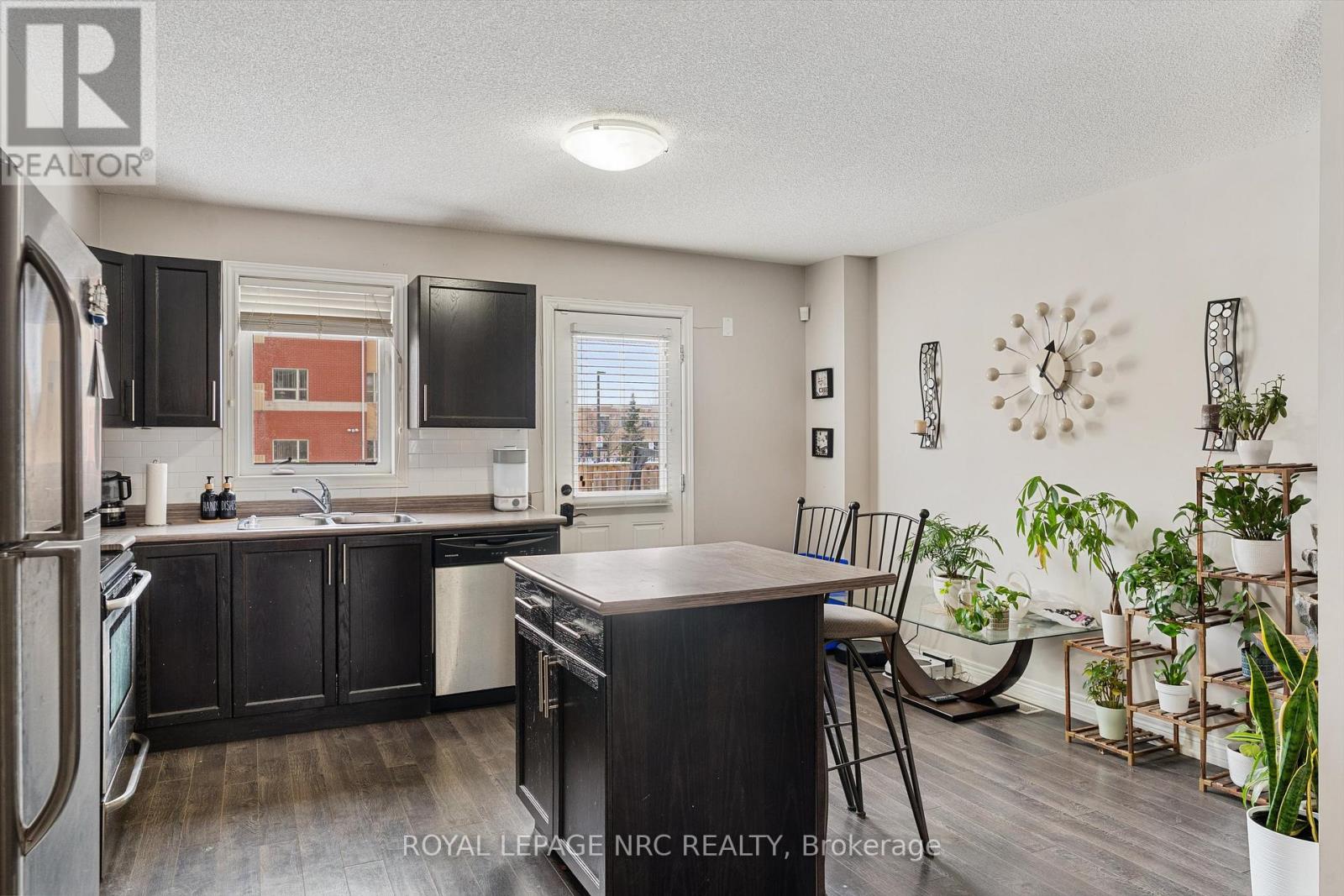 6 - 6118 Kelsey Crescent, Niagara Falls (Forestview), Ontario  L2H 0M6 - Photo 13 - X12636306