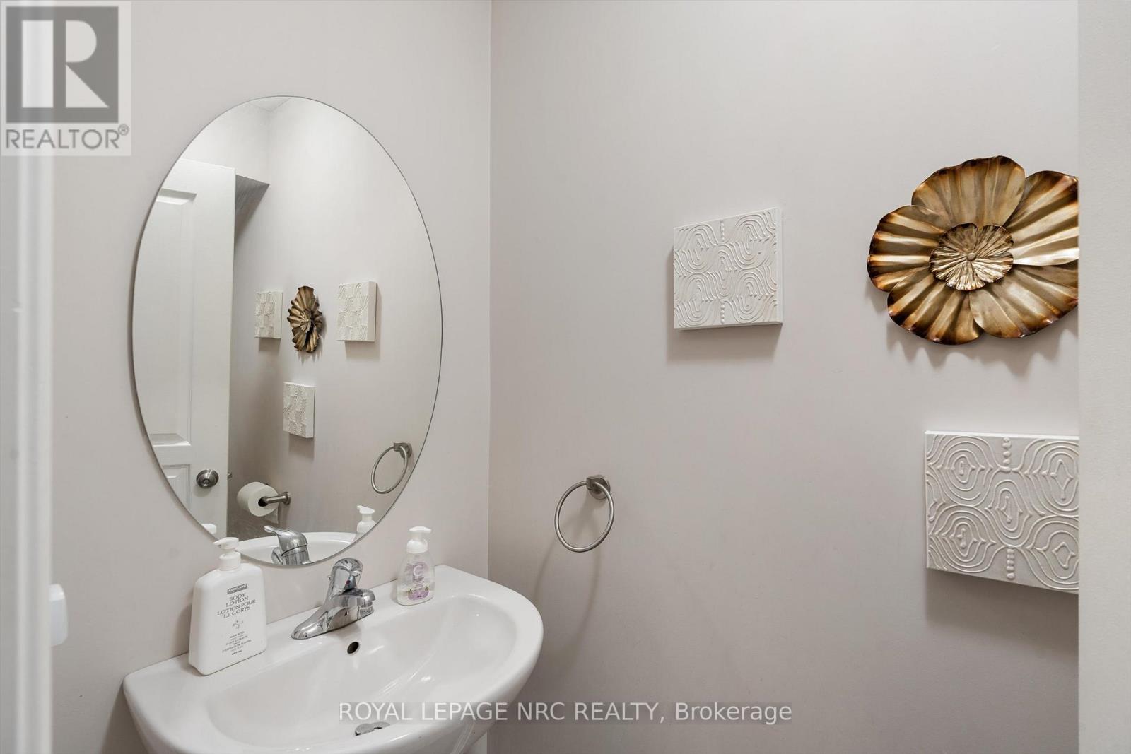 6 - 6118 Kelsey Crescent, Niagara Falls (Forestview), Ontario  L2H 0M6 - Photo 7 - X12636306