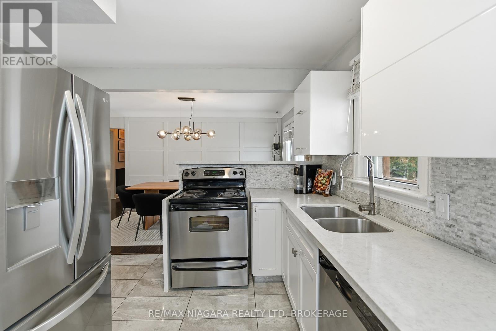 5928 Carman Street, Niagara Falls, Ontario  L2J 1S1 - Photo 18 - X12636350