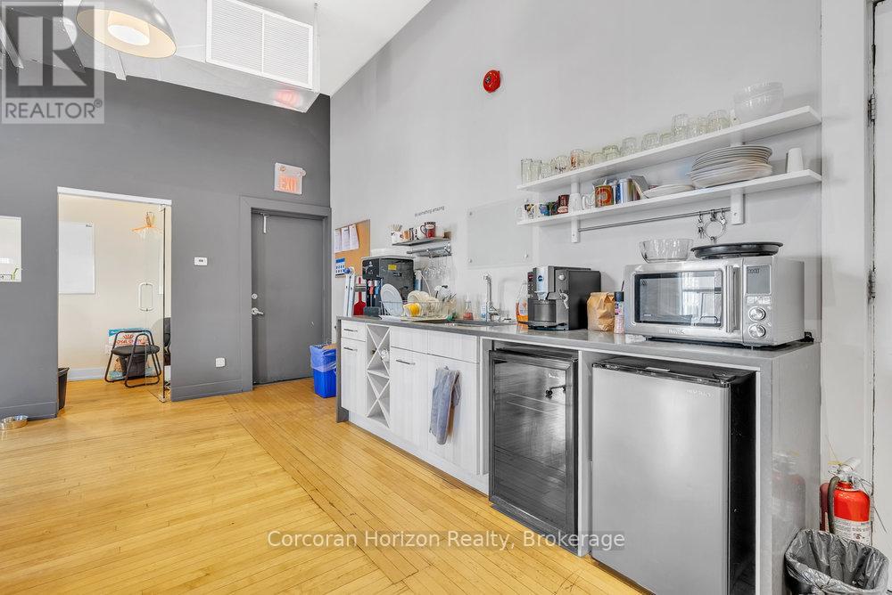 300 - 41 King William Street, Hamilton, Ontario  L8R 1A2 - Photo 18 - X12636336