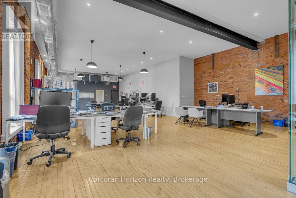 300 - 41 King William Street, Hamilton, Ontario  L8R 1A2 - Photo 8 - X12636336