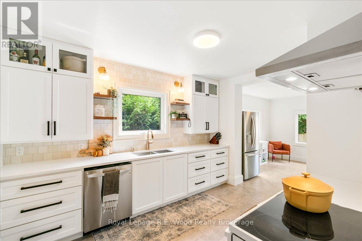 15 Mckenzie Street, Tillsonburg, Ontario  N4G 2E7 - Photo 10 - X12636370