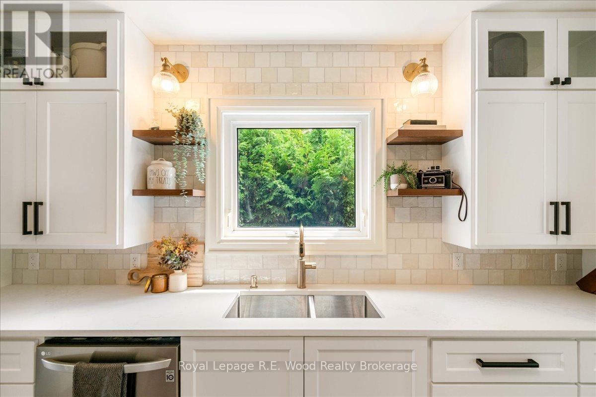 15 Mckenzie Street, Tillsonburg, Ontario  N4G 2E7 - Photo 13 - X12636370