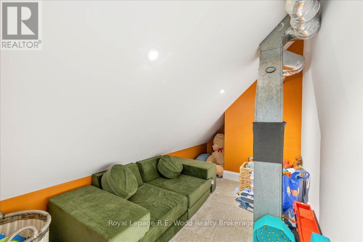 15 Mckenzie Street, Tillsonburg, Ontario  N4G 2E7 - Photo 22 - X12636370