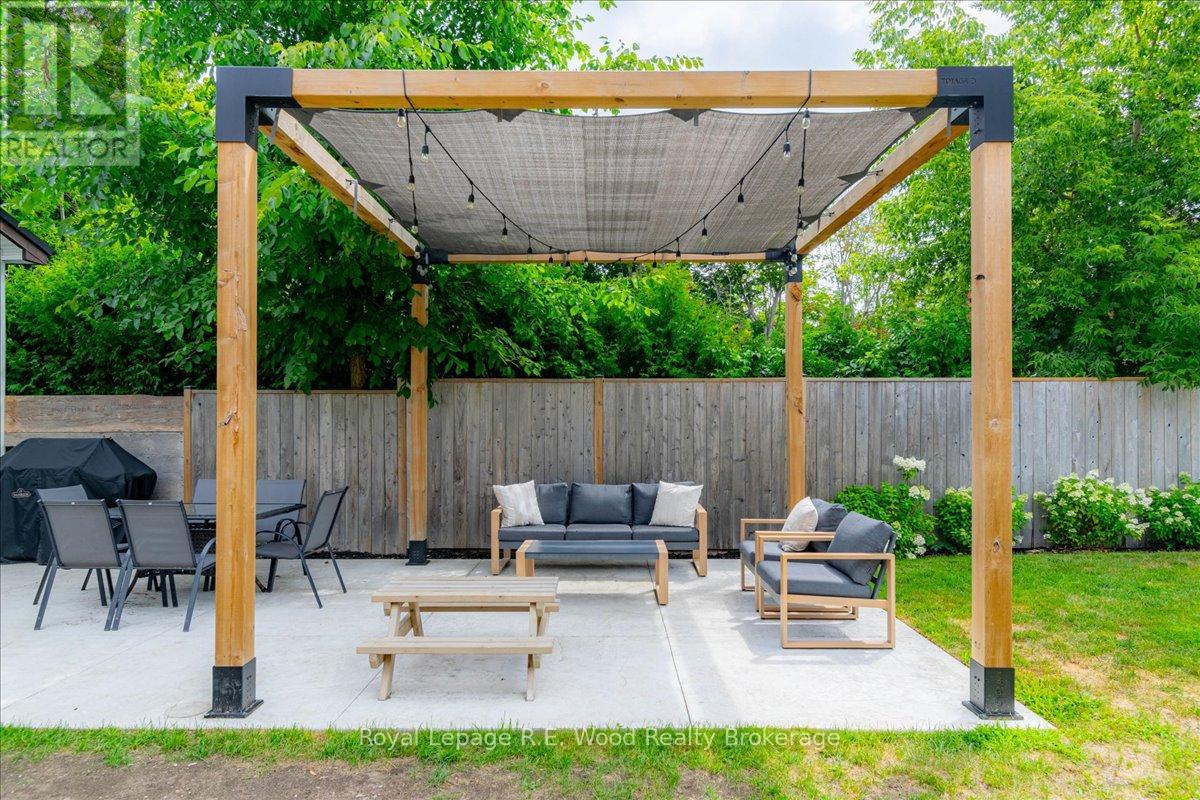 15 Mckenzie Street, Tillsonburg, Ontario  N4G 2E7 - Photo 32 - X12636370