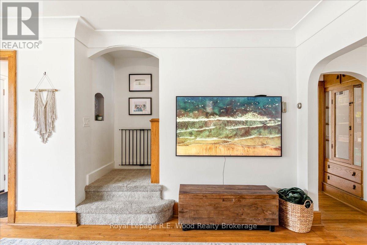 15 Mckenzie Street, Tillsonburg, Ontario  N4G 2E7 - Photo 6 - X12636370