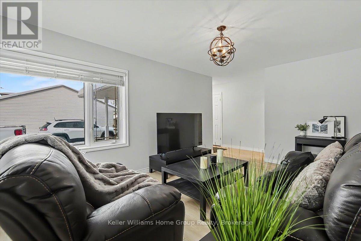 1520 Concession Road, Cambridge, Ontario N3H 4L9 - Photo 6 - X12636320