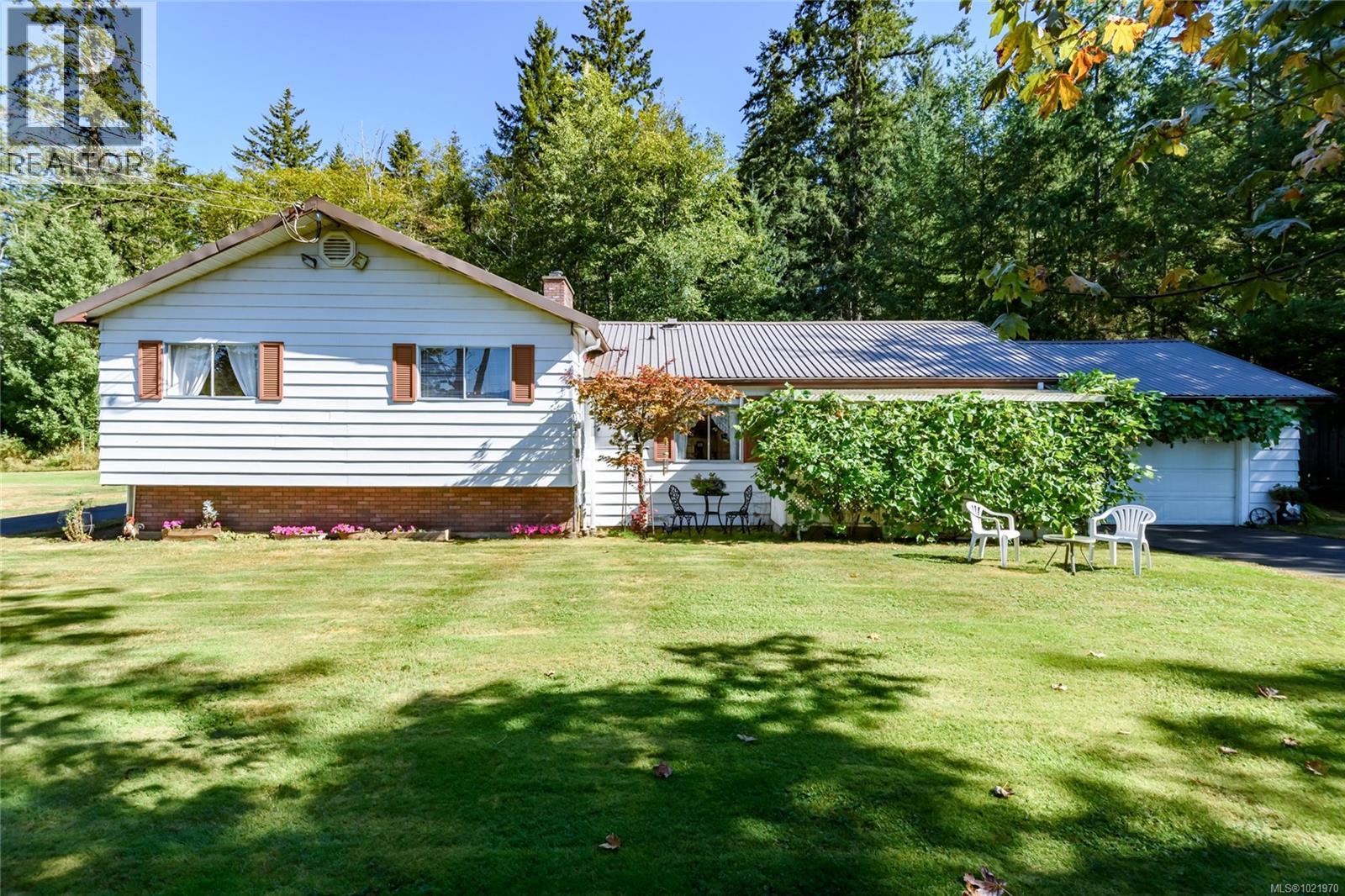 7602 Island Hwy N, Black Creek, British Columbia  V9J 1G3 - Photo 2 - 1021970