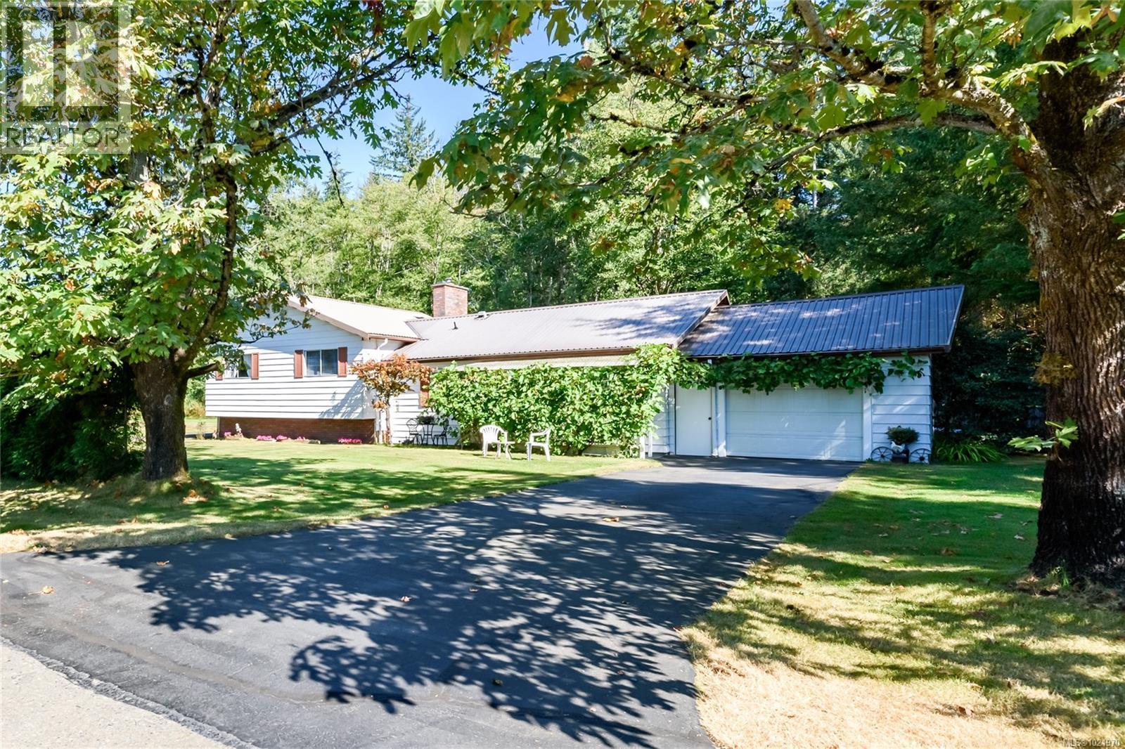 7602 Island Hwy N, Black Creek, British Columbia  V9J 1G3 - Photo 3 - 1021970