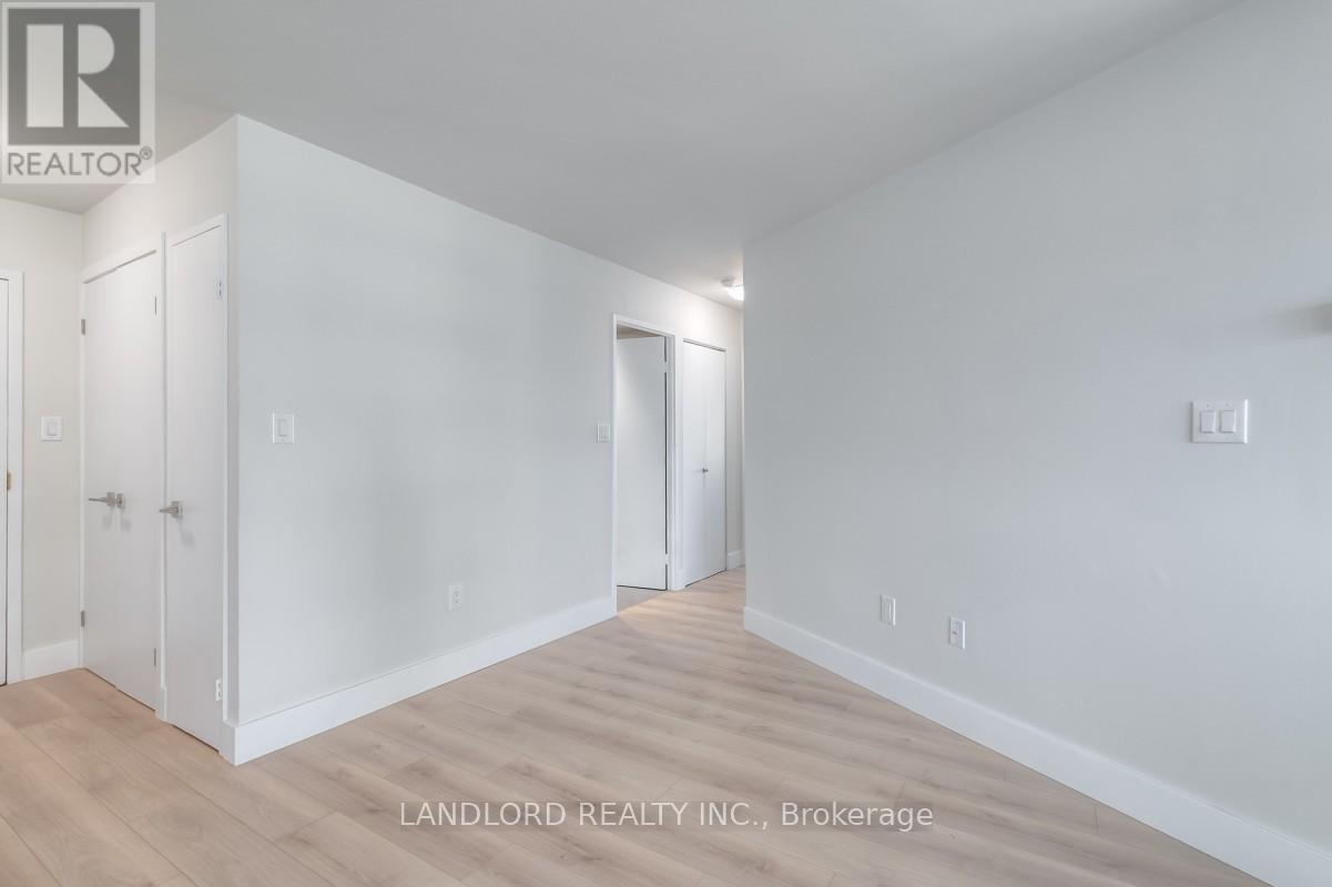 2306 - 270 Queens Quay W, Toronto, Ontario  M5J 2N4 - Photo 11 - C12636380