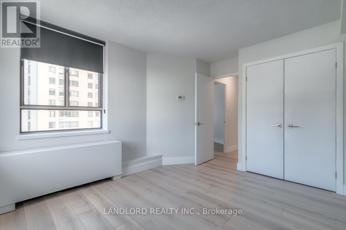 2306 - 270 Queens Quay W, Toronto, Ontario  M5J 2N4 - Photo 13 - C12636380