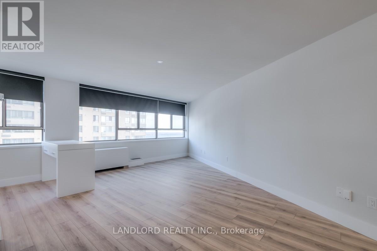 2306 - 270 Queens Quay W, Toronto, Ontario  M5J 2N4 - Photo 2 - C12636380