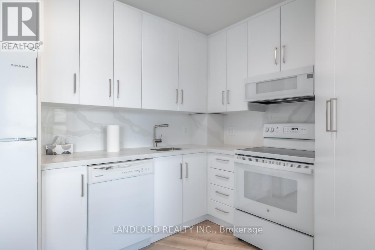 2306 - 270 Queens Quay W, Toronto, Ontario  M5J 2N4 - Photo 9 - C12636380