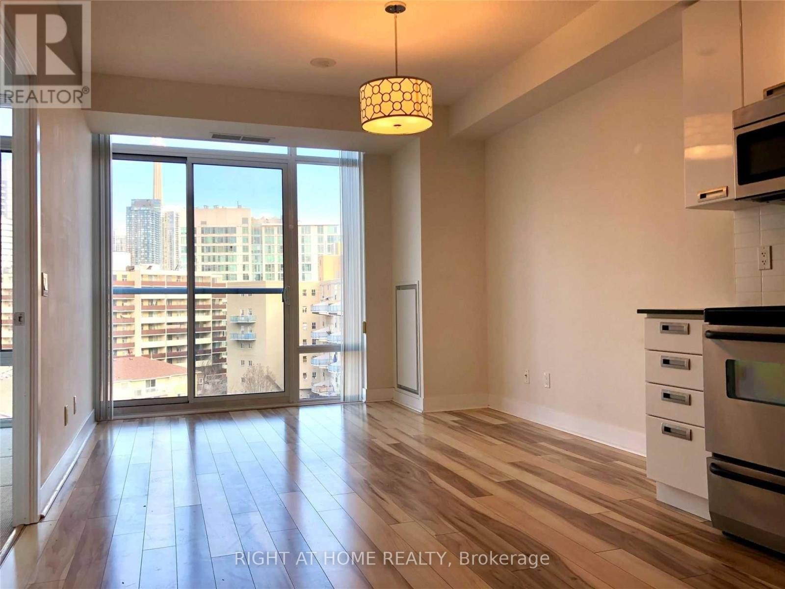 709 - 90 Stadium Road, Toronto, Ontario  M5V 3W5 - Photo 4 - C12636388