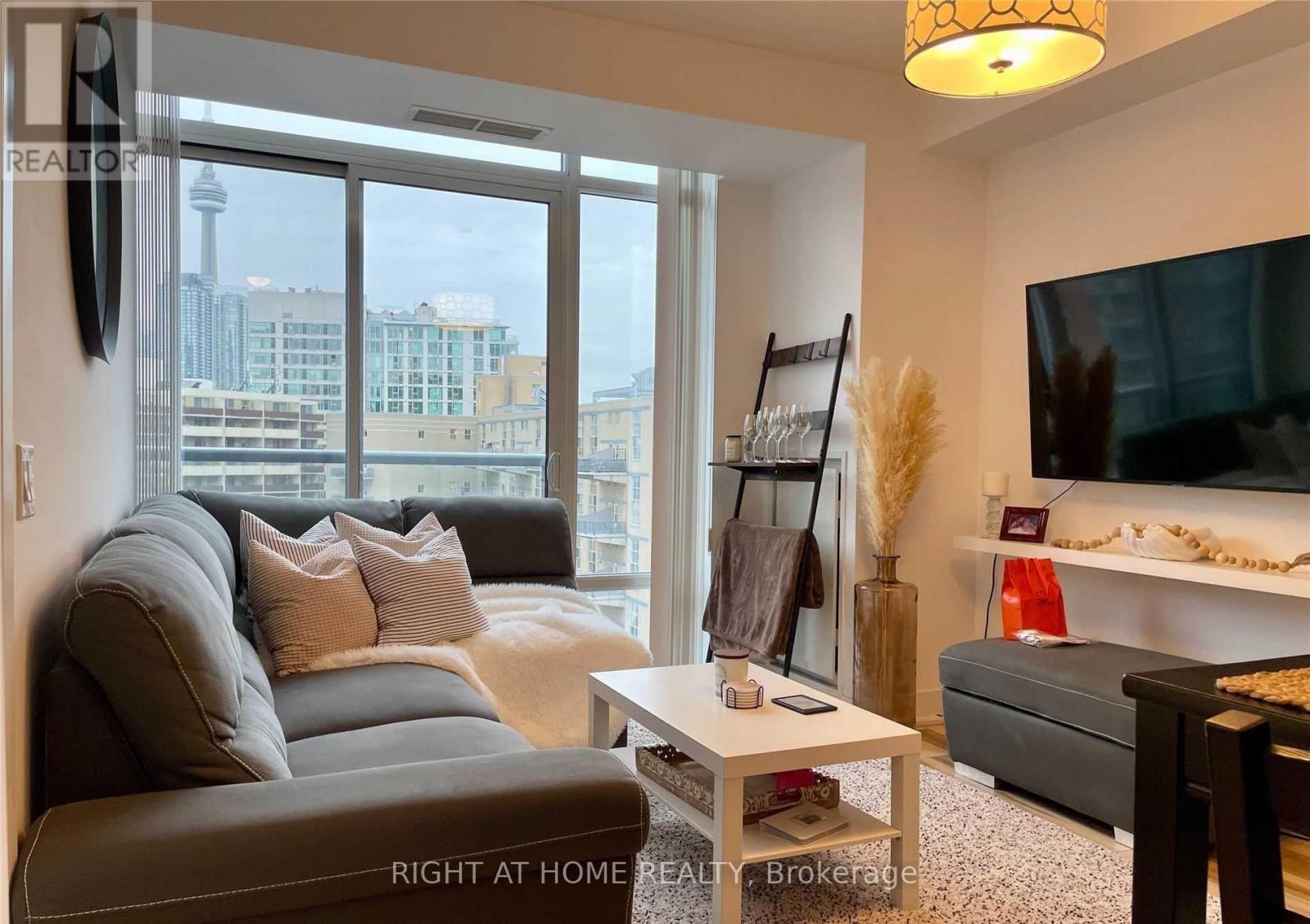 709 - 90 Stadium Road, Toronto, Ontario  M5V 3W5 - Photo 7 - C12636388