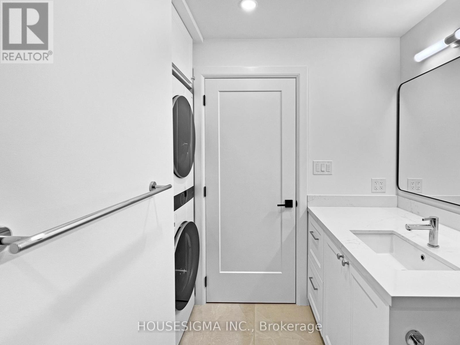 Bsmt - 42 Glenhurst Avenue, Toronto, Ontario  M6E 1E4 - Photo 6 - C12636394