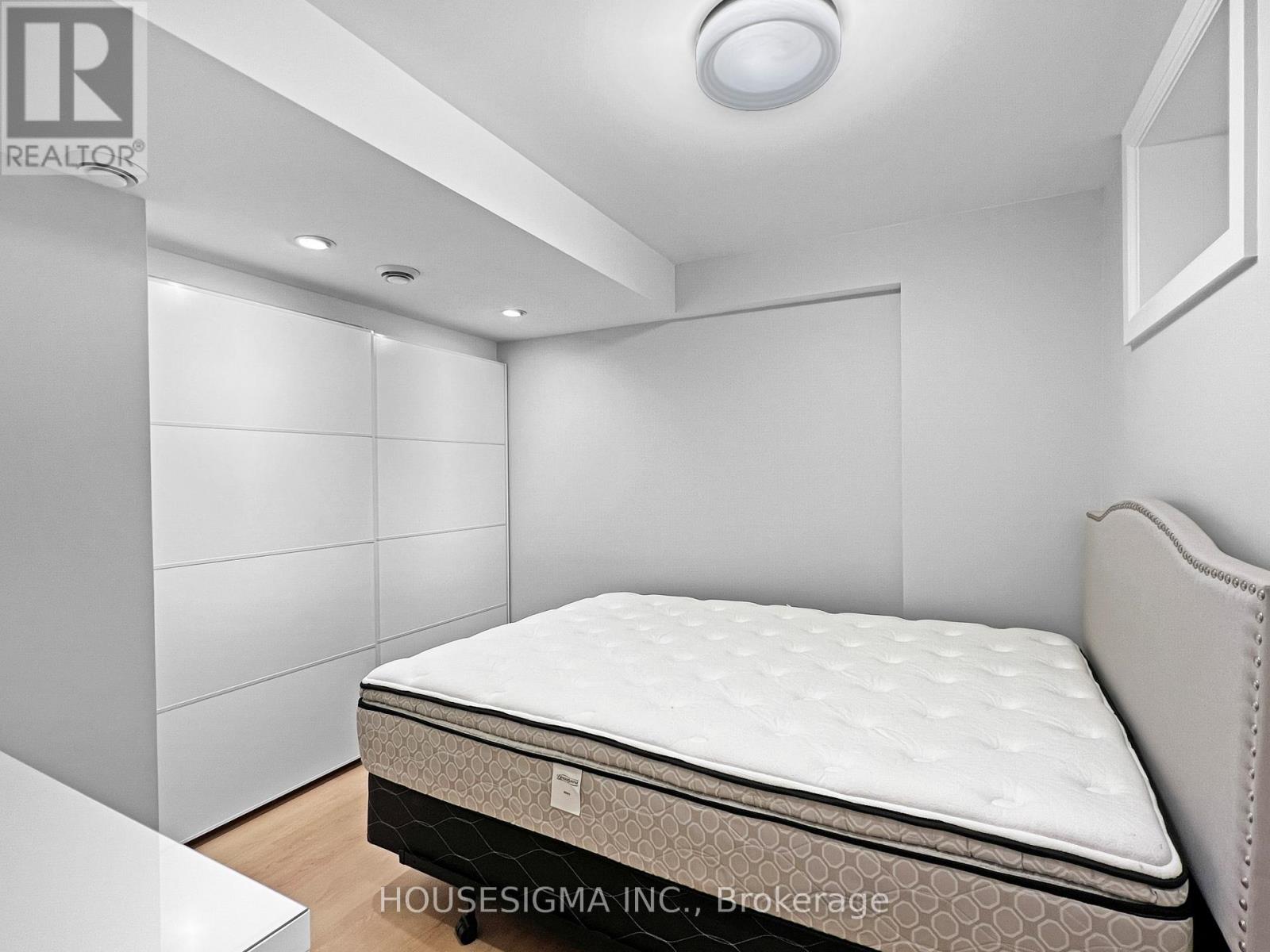 Bsmt - 42 Glenhurst Avenue, Toronto, Ontario  M6E 1E4 - Photo 9 - C12636394