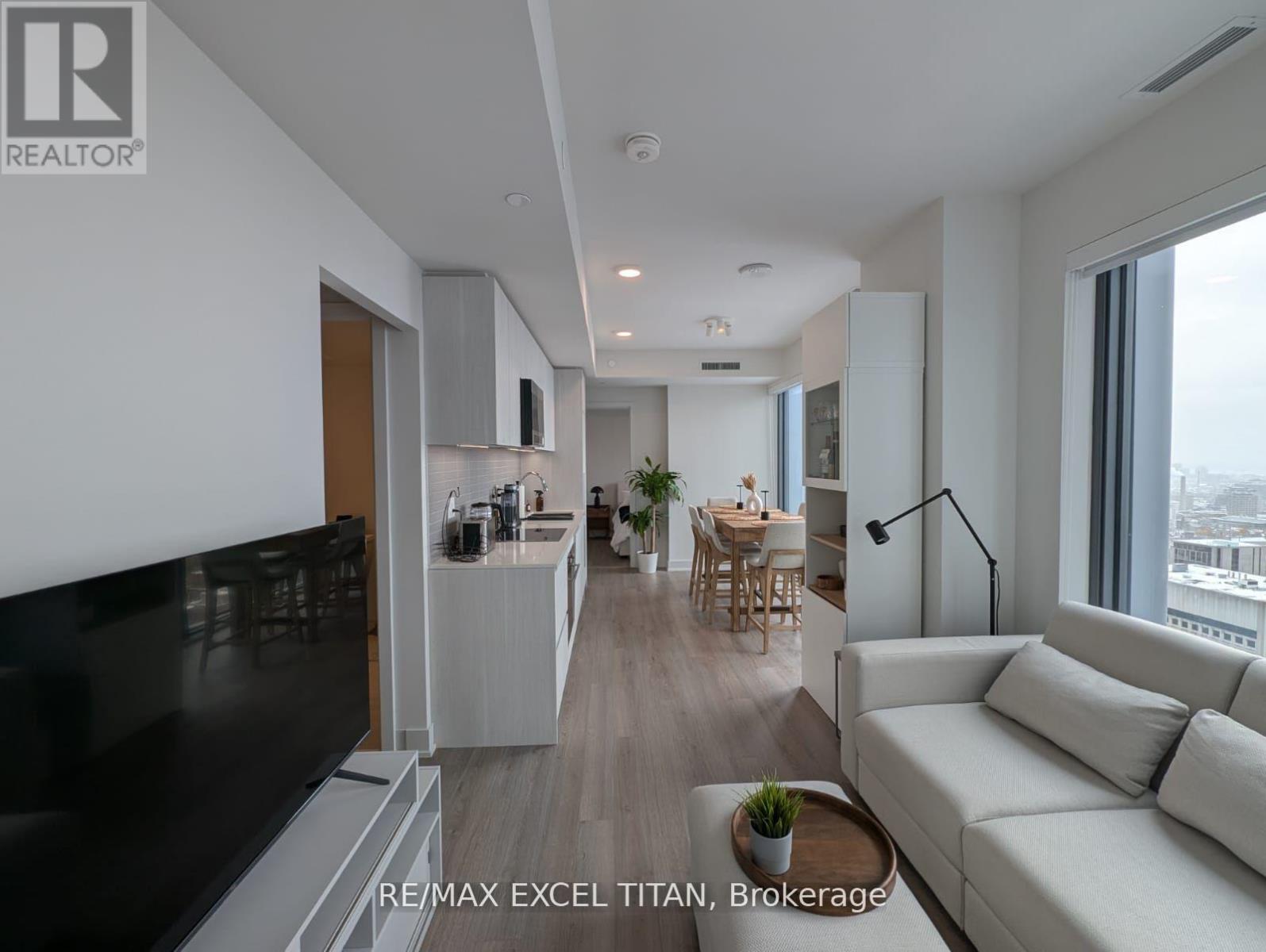 4102 - 8 Cumberland Street, Toronto, Ontario  M4W 0B6 - Photo 6 - C12636420