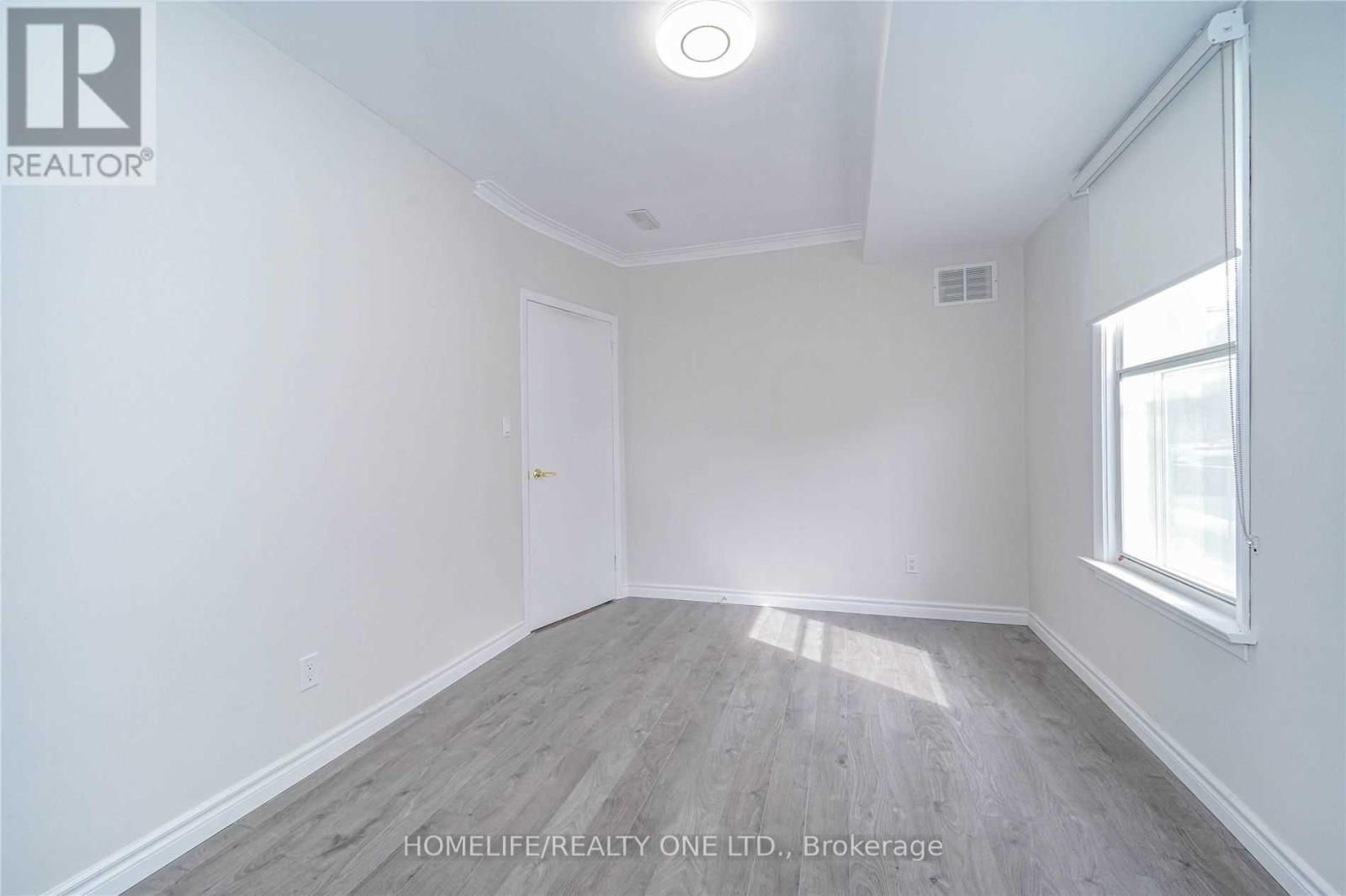 104 Benson Avenue, Toronto, Ontario  M6G 2J1 - Photo 12 - C12636456