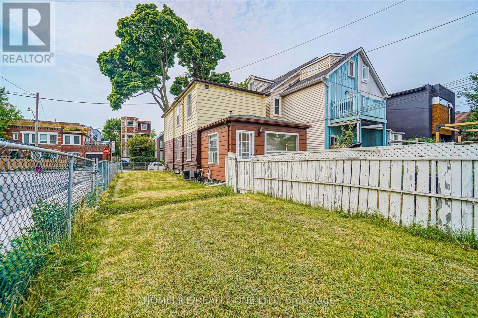 104 Benson Avenue, Toronto, Ontario  M6G 2J1 - Photo 32 - C12636456