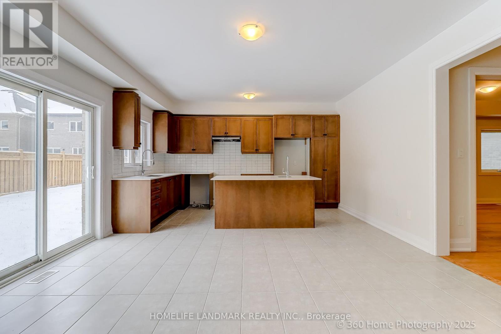 23 Aida Place, Richmond Hill, Ontario  L4E 1N3 - Photo 5 - N12636372