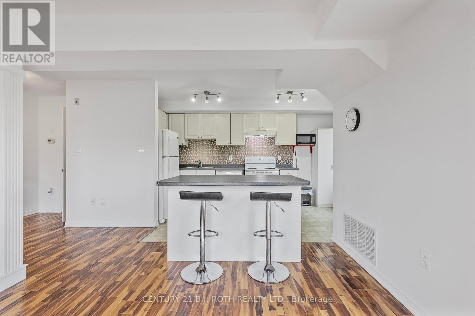 7 - 13 Cheltenham Road, Barrie, Ontario  L4M 0E7 - Photo 8 - S12636426