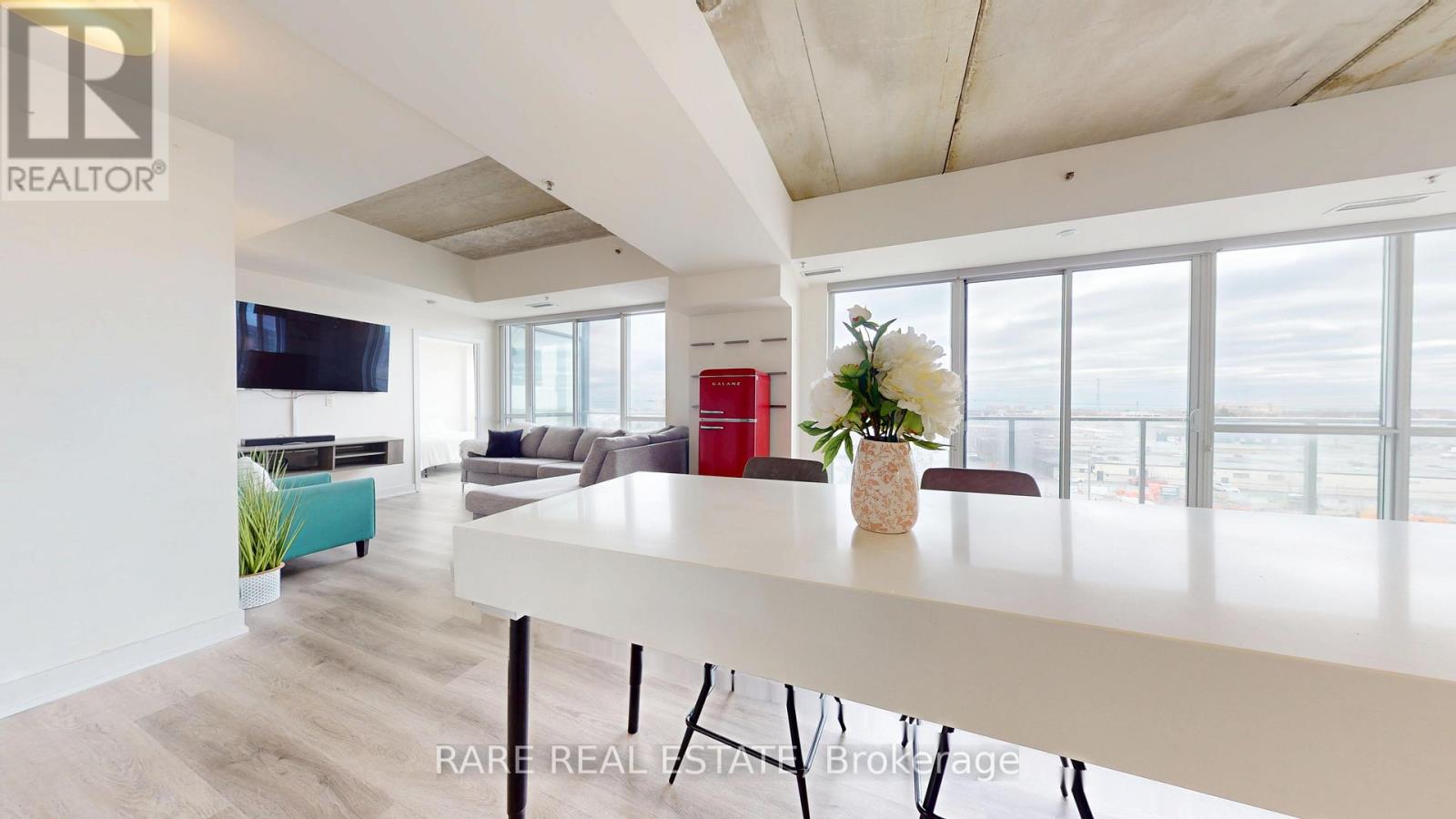 501 - 51 Lady Bank Road, Toronto, Ontario  M8Z 0C9 - Photo 5 - W12564322