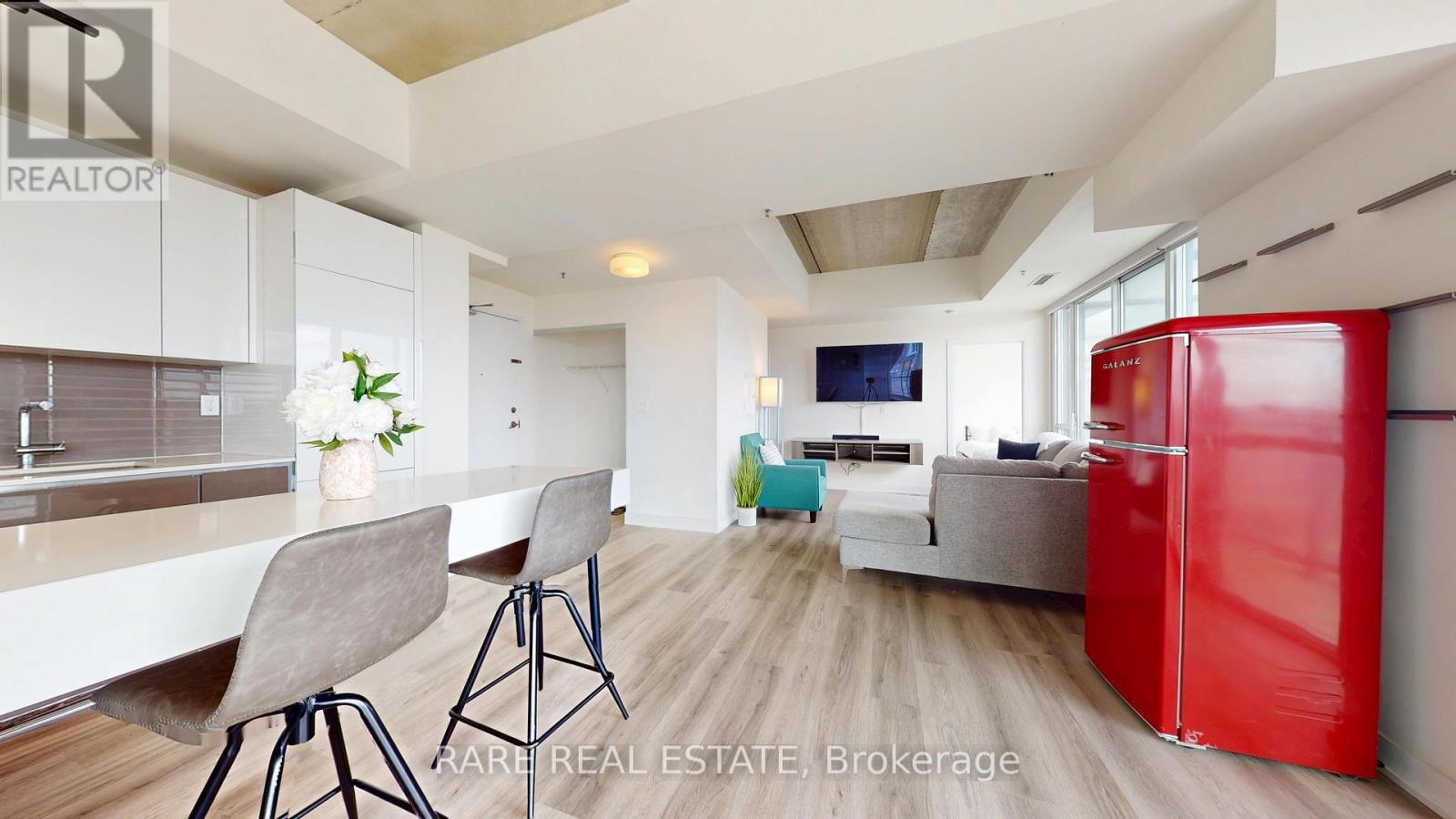 501 - 51 Lady Bank Road, Toronto, Ontario  M8Z 0C9 - Photo 9 - W12564322