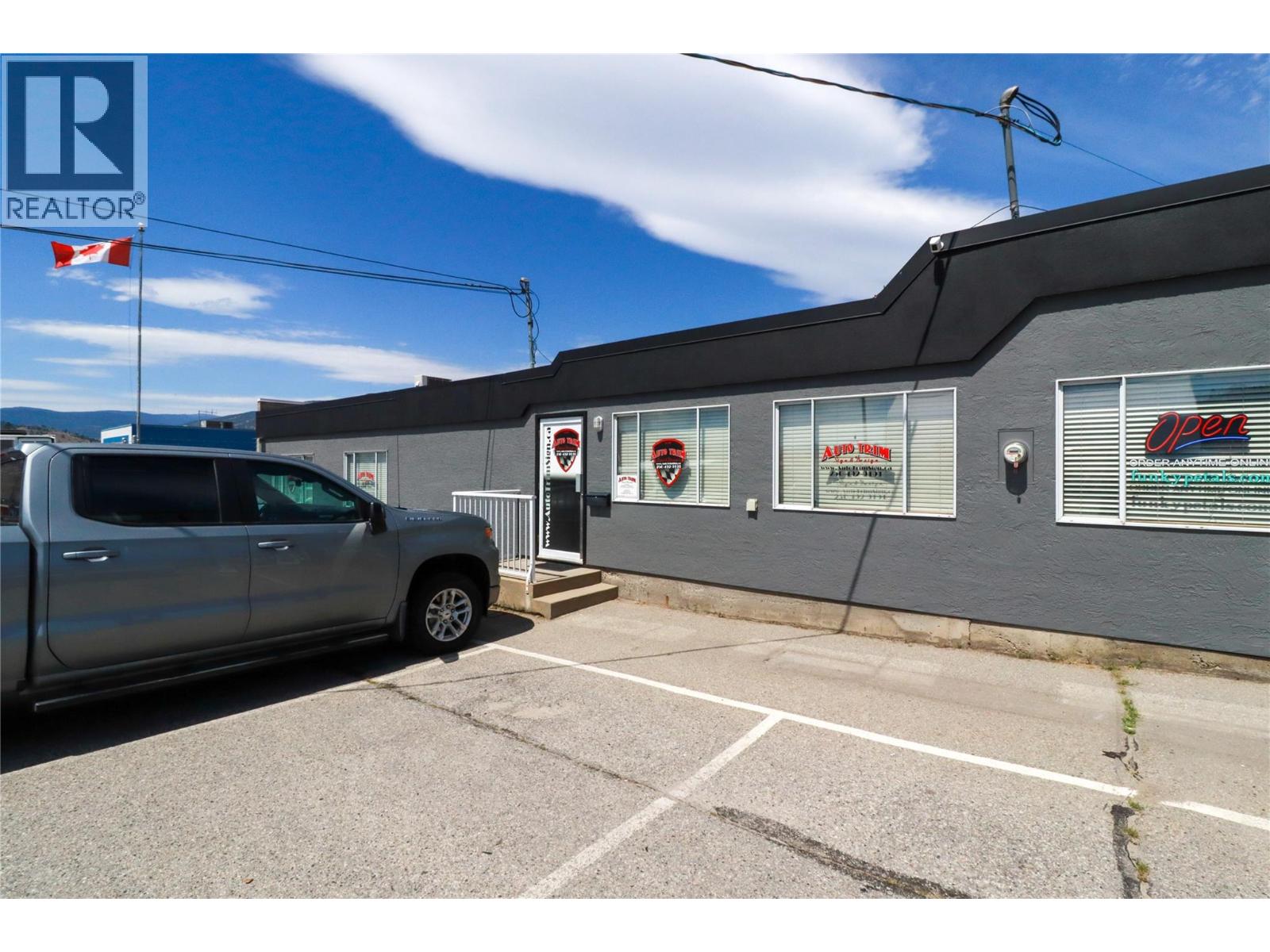 375 Warren Avenue, Penticton, British Columbia  V2A 7T6 - Photo 1 - 10354852