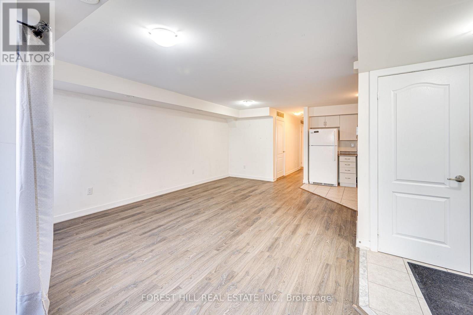 85 - 100 Parrotta Drive, Toronto, Ontario  M9M 0B5 - Photo 10 - W12636324