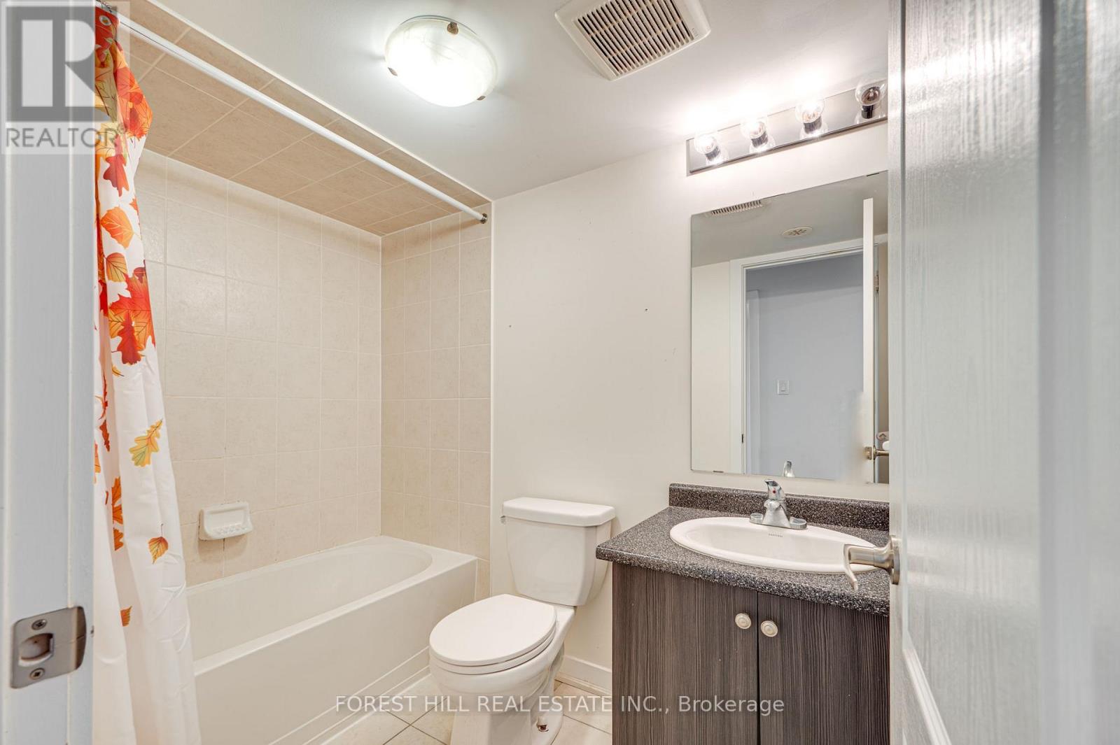 85 - 100 Parrotta Drive, Toronto, Ontario  M9M 0B5 - Photo 15 - W12636324