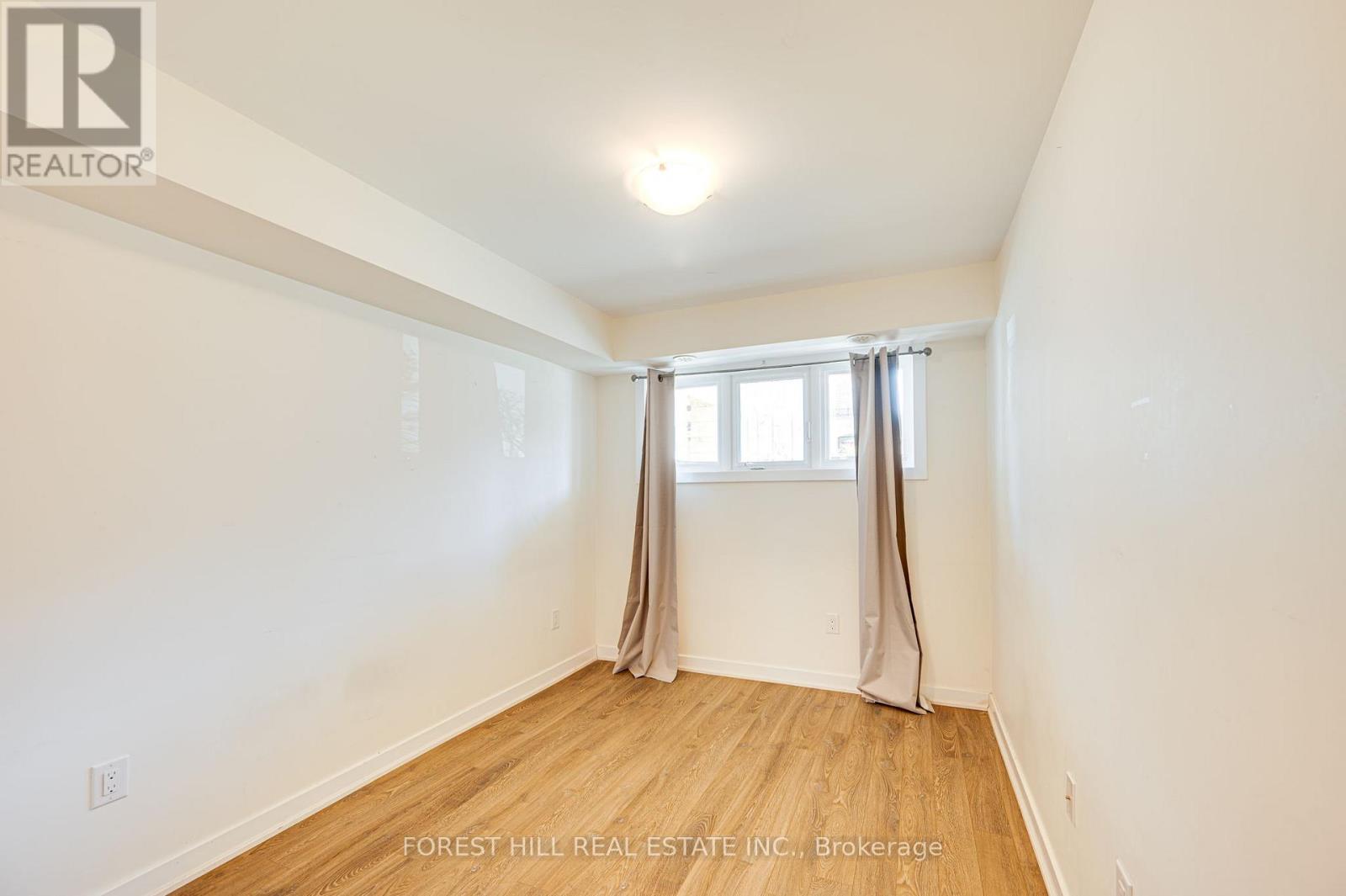 85 - 100 Parrotta Drive, Toronto, Ontario  M9M 0B5 - Photo 18 - W12636324