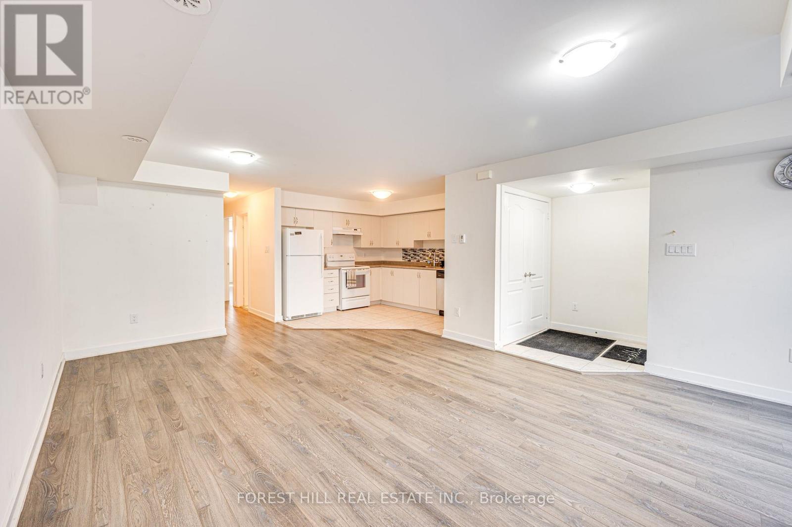 85 - 100 Parrotta Drive, Toronto, Ontario  M9M 0B5 - Photo 8 - W12636324