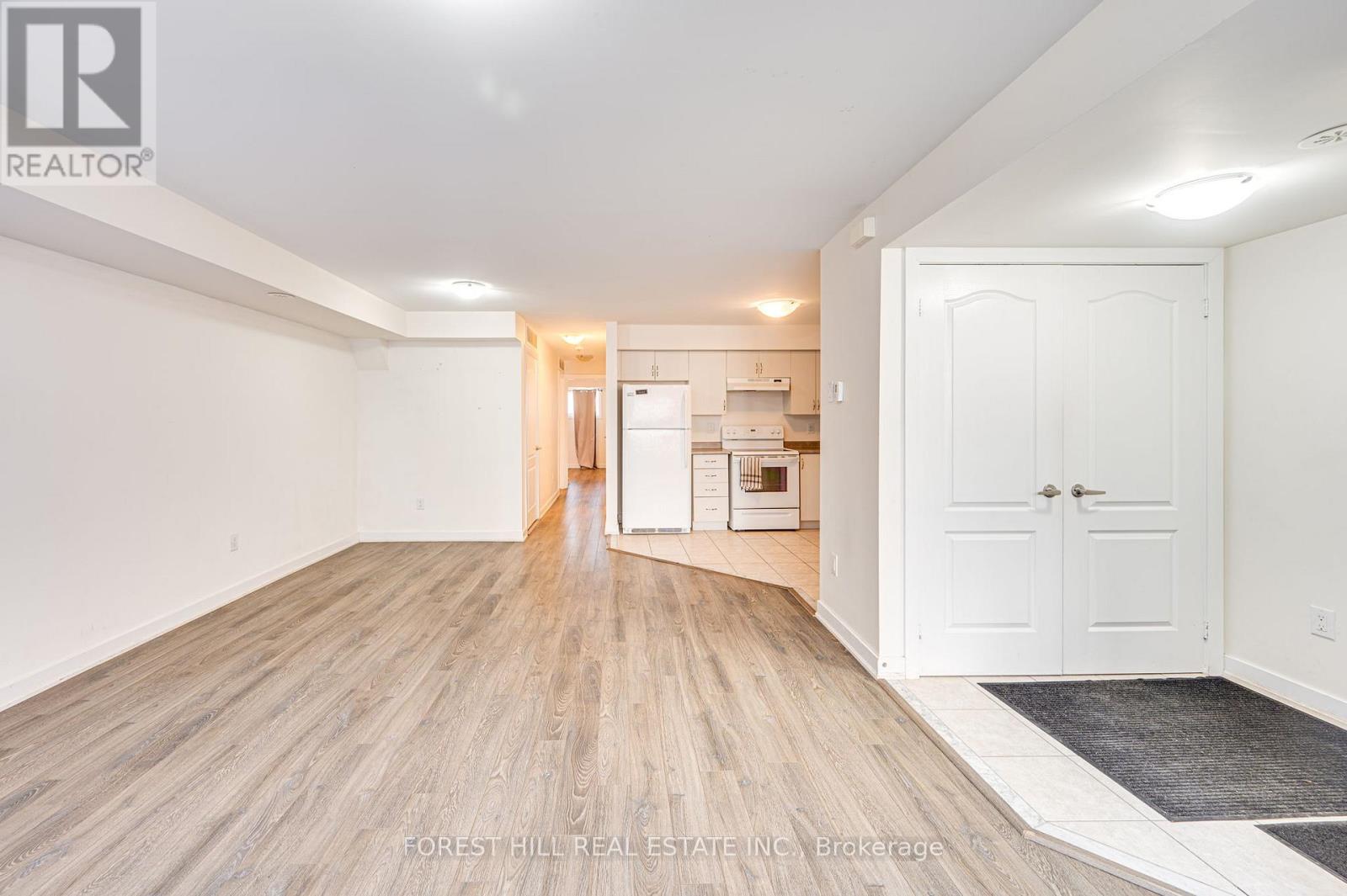 85 - 100 Parrotta Drive, Toronto, Ontario  M9M 0B5 - Photo 9 - W12636324