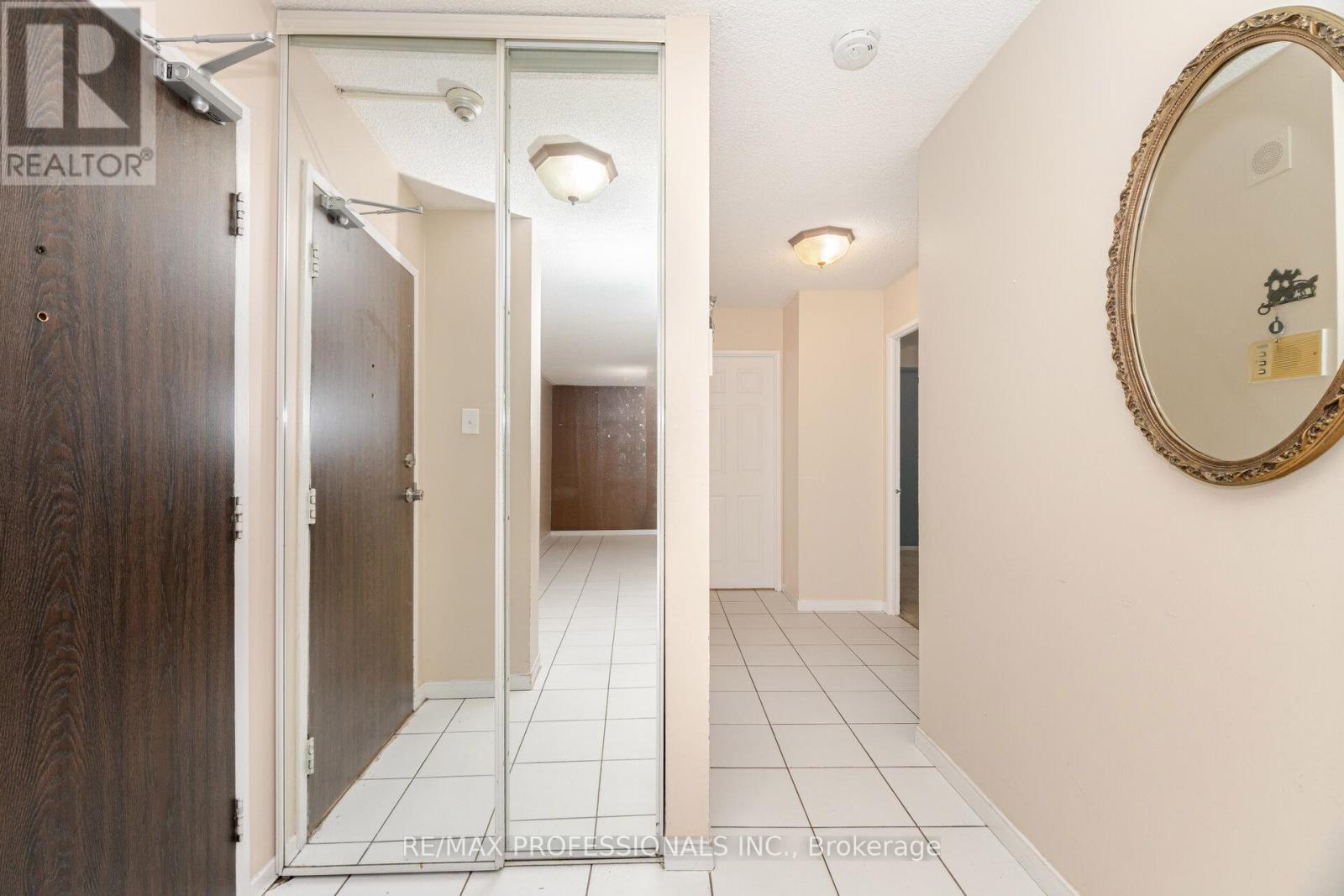 1109 - 4 Kings Cross Road, Brampton, Ontario  L6T 3X8 - Photo 7 - W12636368