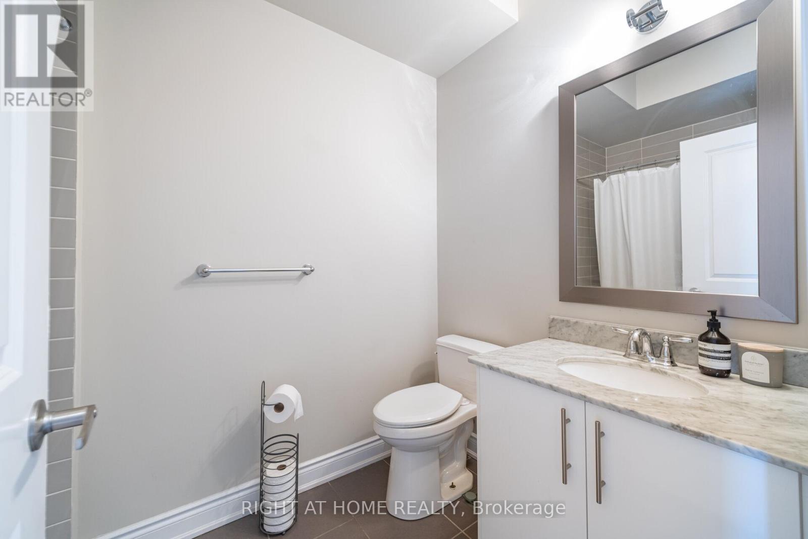 Unit 5 - 2160 Trafalgar Road W, Oakville, Ontario  L6H 7H2 - Photo 21 - W12636428