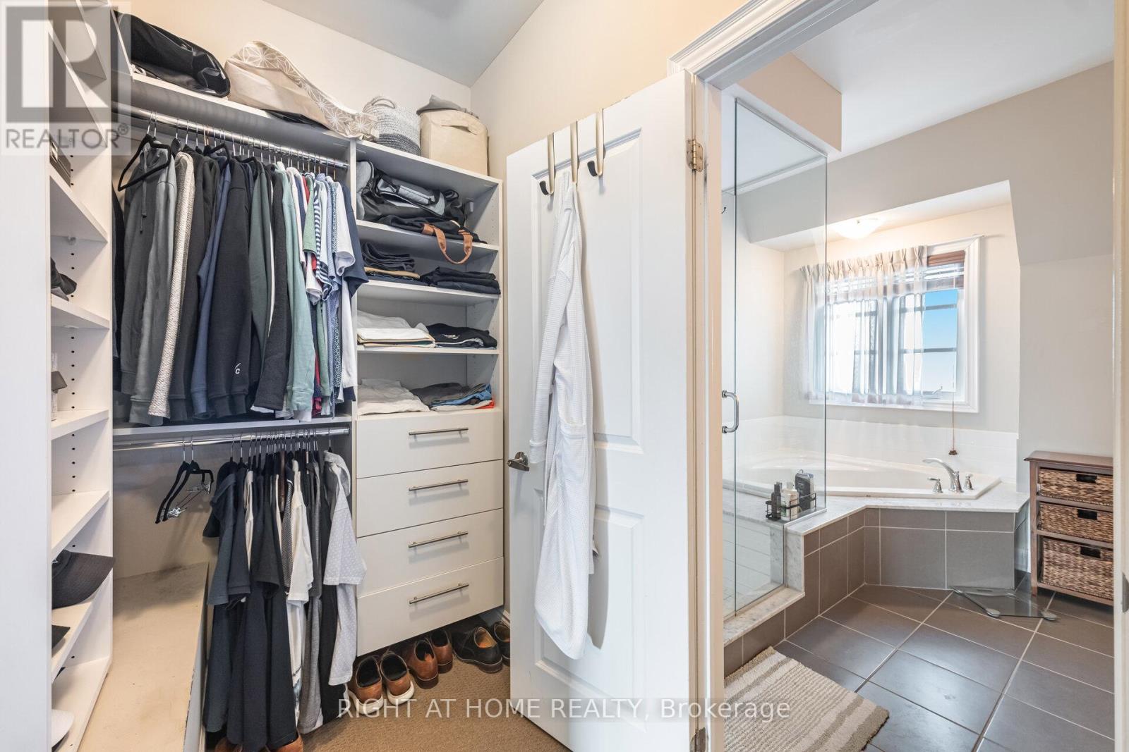 Unit 5 - 2160 Trafalgar Road W, Oakville, Ontario  L6H 7H2 - Photo 27 - W12636428