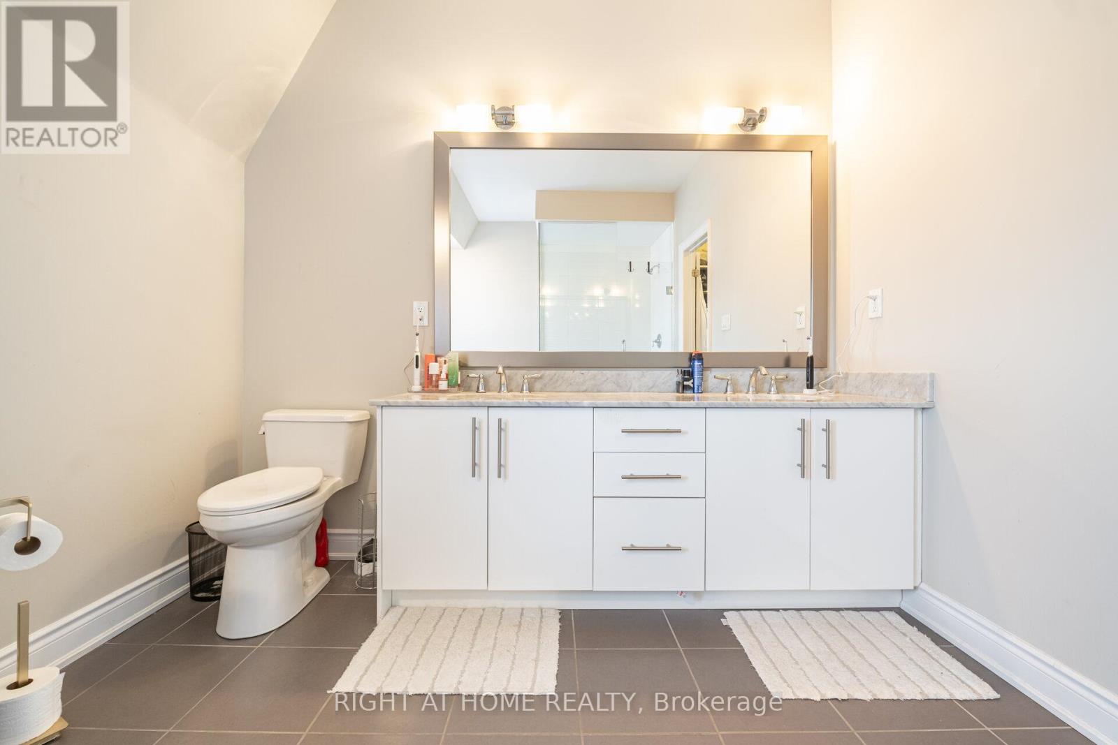 Unit 5 - 2160 Trafalgar Road W, Oakville, Ontario  L6H 7H2 - Photo 29 - W12636428