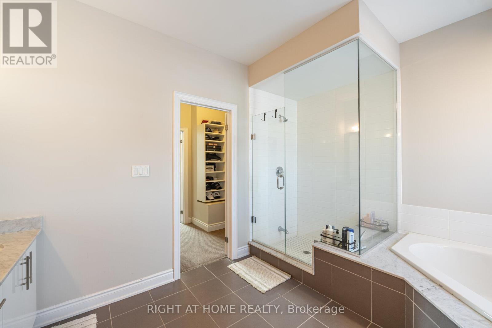 Unit 5 - 2160 Trafalgar Road W, Oakville, Ontario  L6H 7H2 - Photo 31 - W12636428