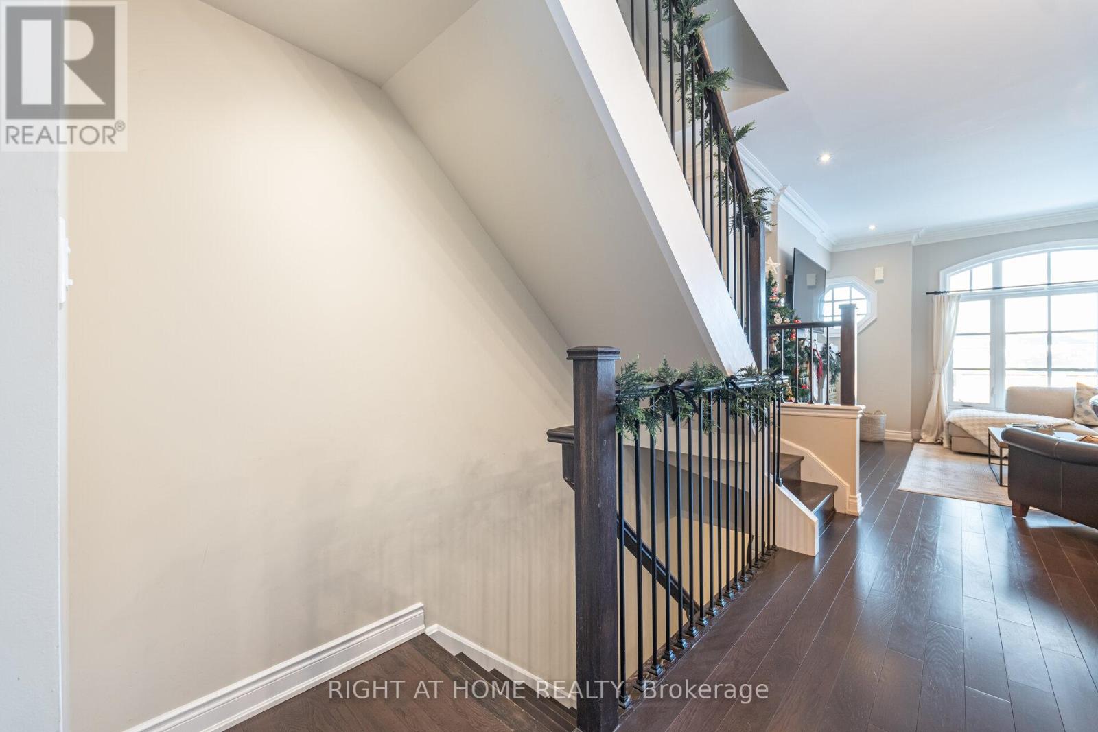 Unit 5 - 2160 Trafalgar Road W, Oakville, Ontario  L6H 7H2 - Photo 5 - W12636428