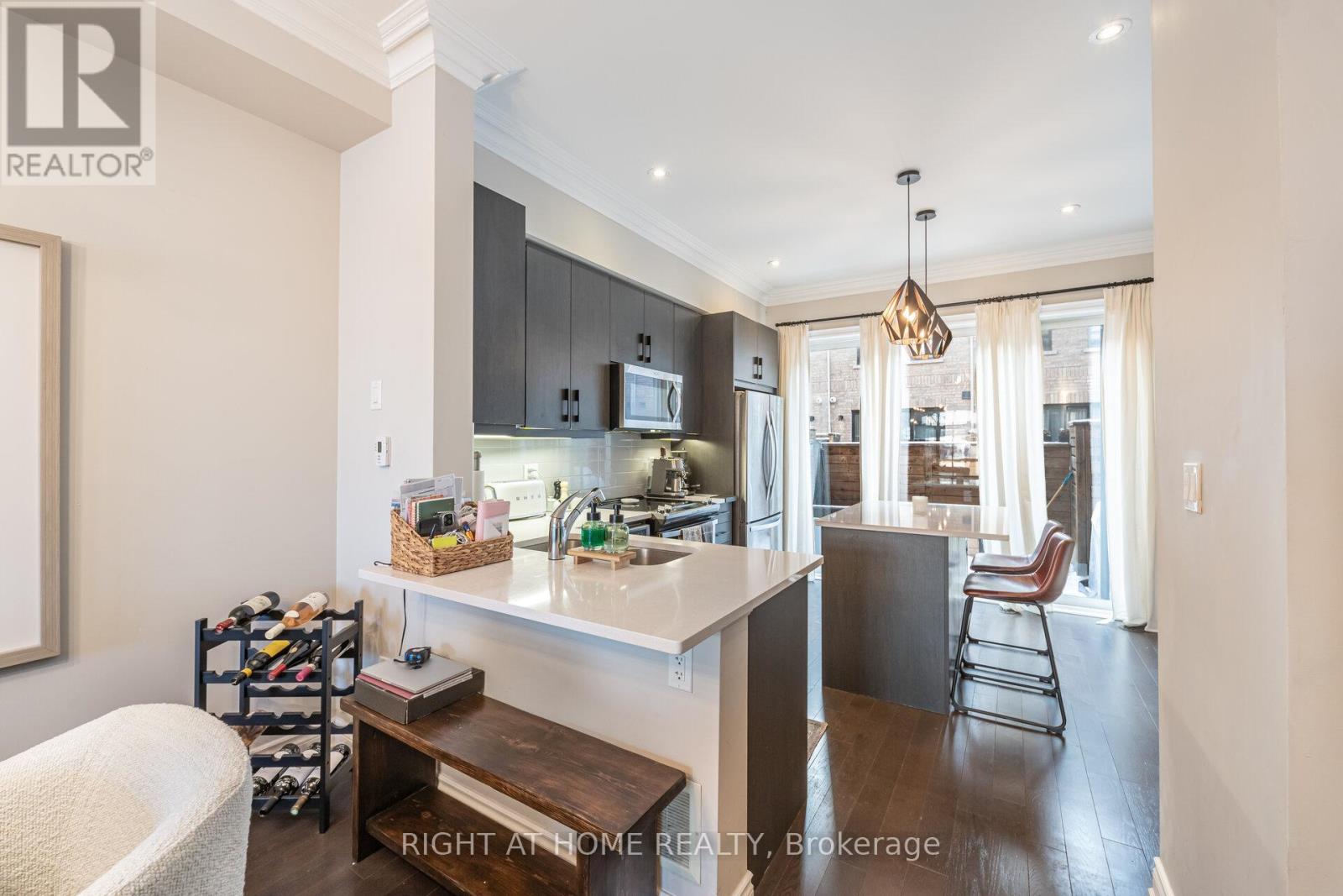 Unit 5 - 2160 Trafalgar Road W, Oakville, Ontario  L6H 7H2 - Photo 6 - W12636428