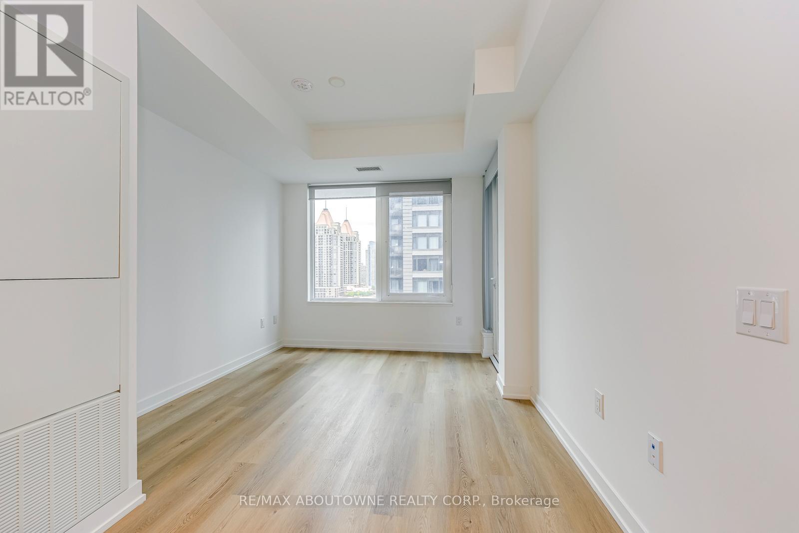 1106 - 395 Square One Drive, Mississauga, Ontario  L5B 0P6 - Photo 14 - W12636442