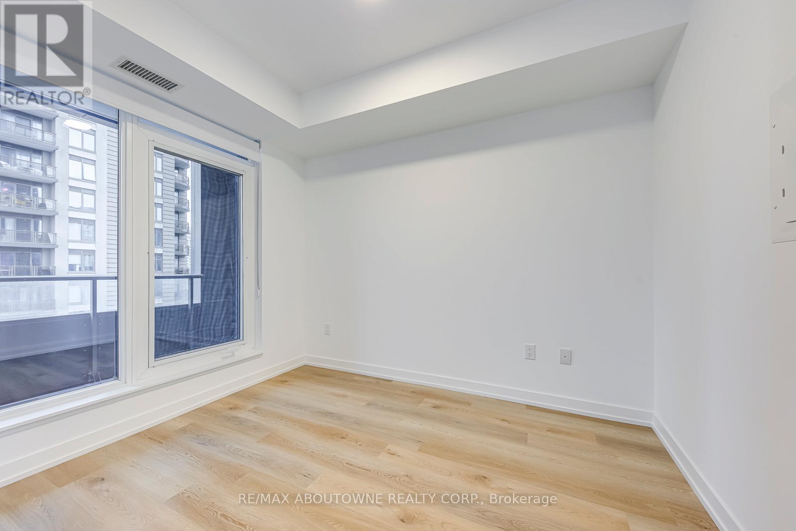 1106 - 395 Square One Drive, Mississauga, Ontario  L5B 0P6 - Photo 21 - W12636442