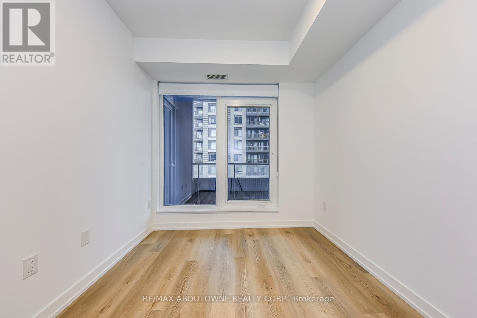 1106 - 395 Square One Drive, Mississauga, Ontario  L5B 0P6 - Photo 22 - W12636442