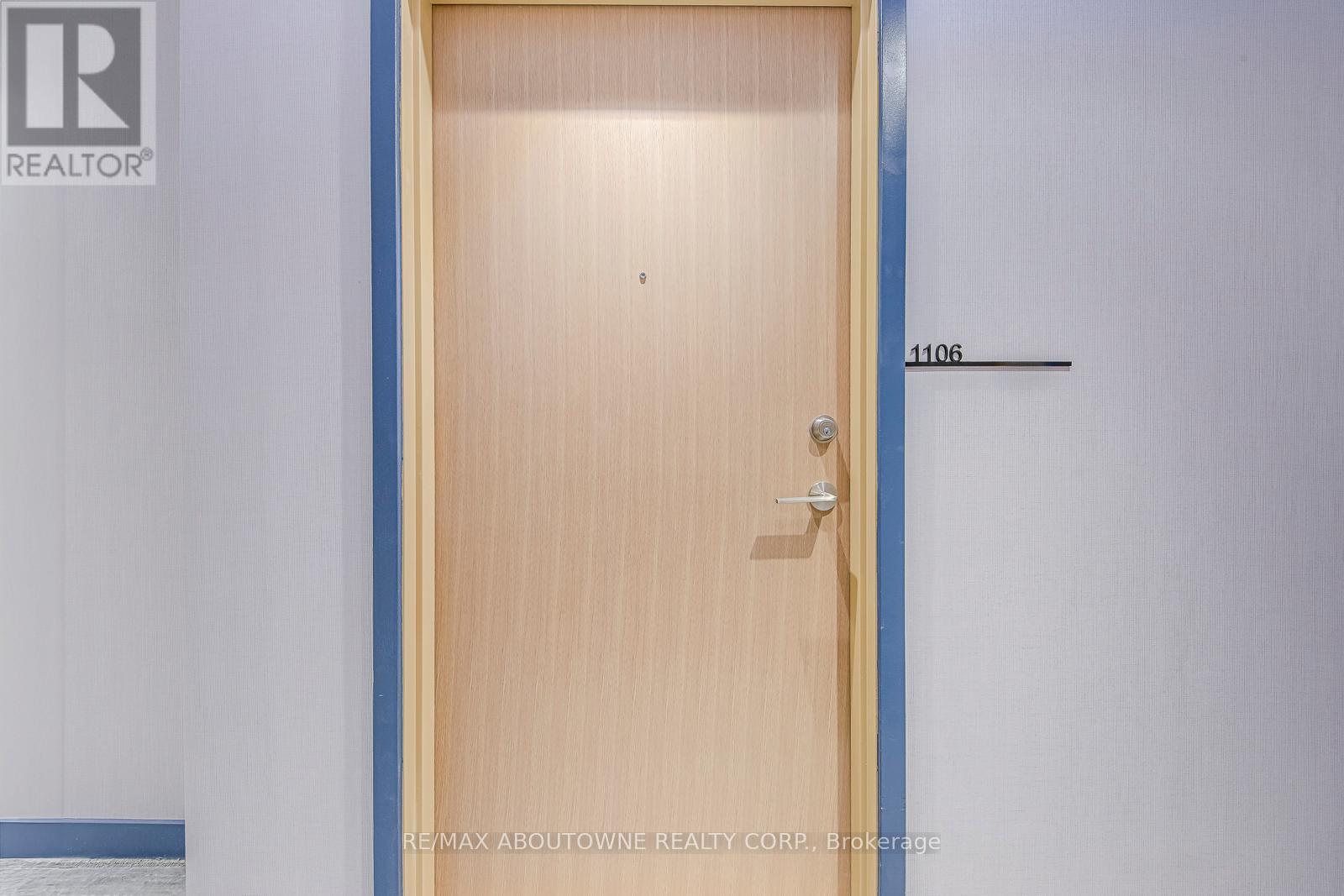 1106 - 395 Square One Drive, Mississauga, Ontario  L5B 0P6 - Photo 6 - W12636442