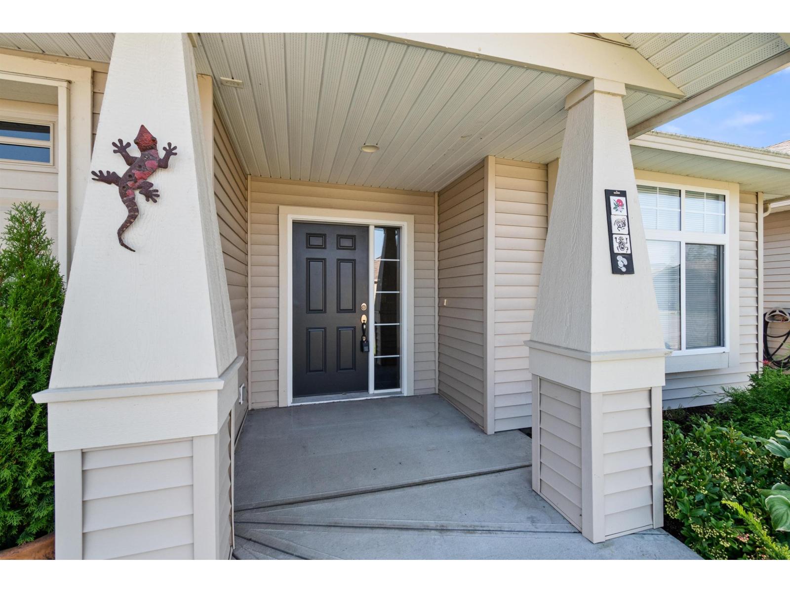 46516 Hearthstone Avenue, Sardis South, Chilliwack, British Columbia  V2R 0E2 - Photo 9 - R3074065