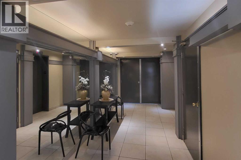 101, 505 Canyon Meadows Drive Sw, Calgary, Alberta  T2W 5E9 - Photo 5 - A2261461