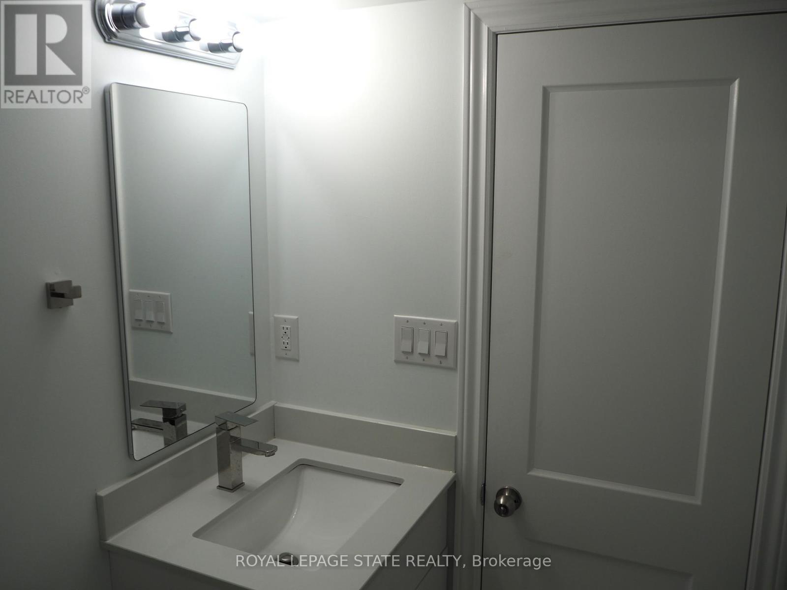 8 Knowles Street, Hamilton, Ontario  L8K 3V5 - Photo 13 - X12636310